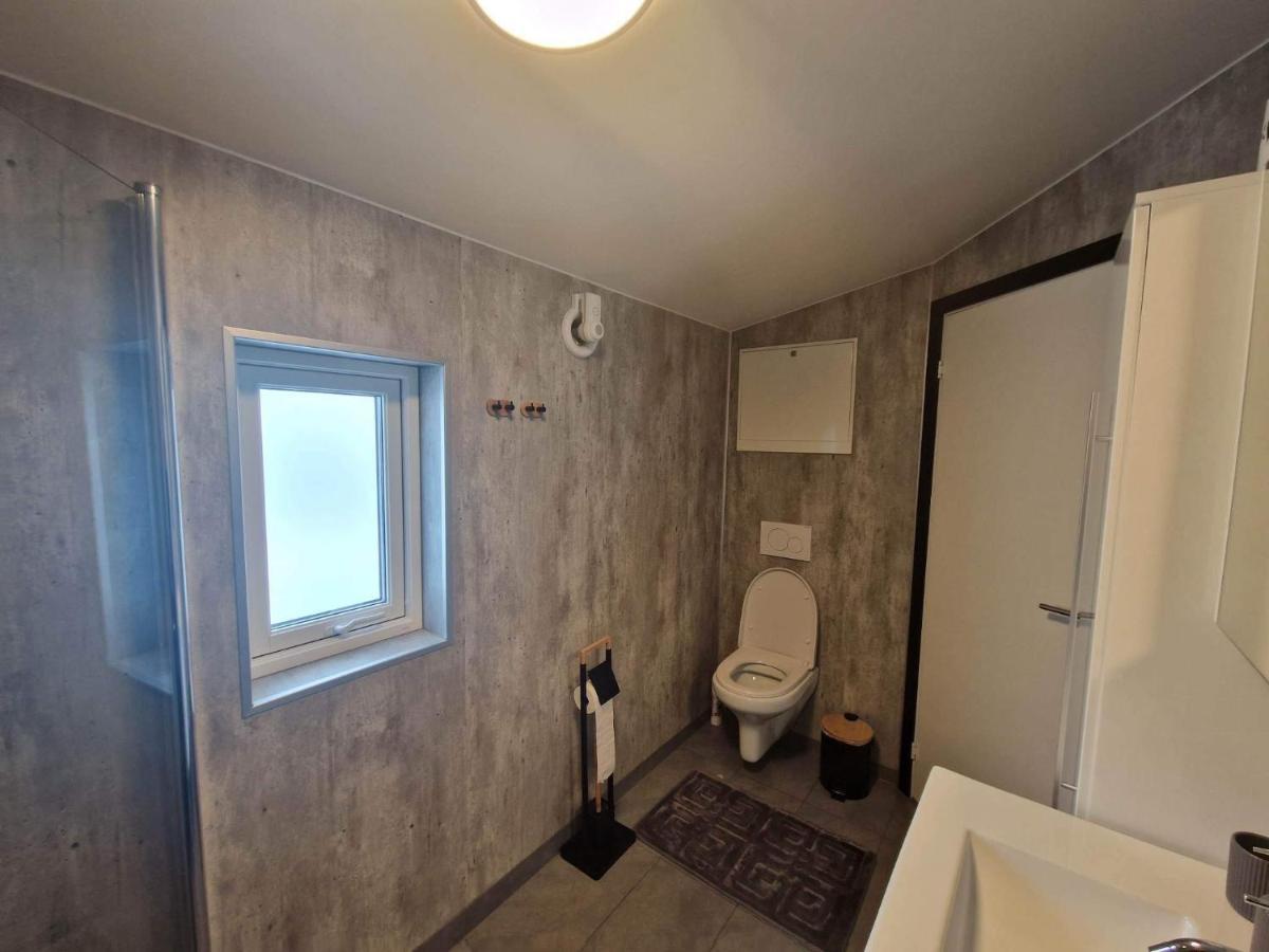 Northern Living 1 Room With Shared Bathroom トロムソ エクステリア 写真